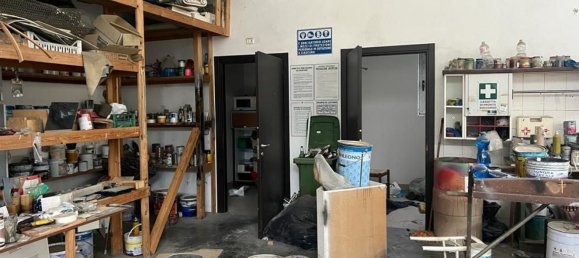 3-salle Entrepôt à Mozzagrogna, Italy No. 104518 18