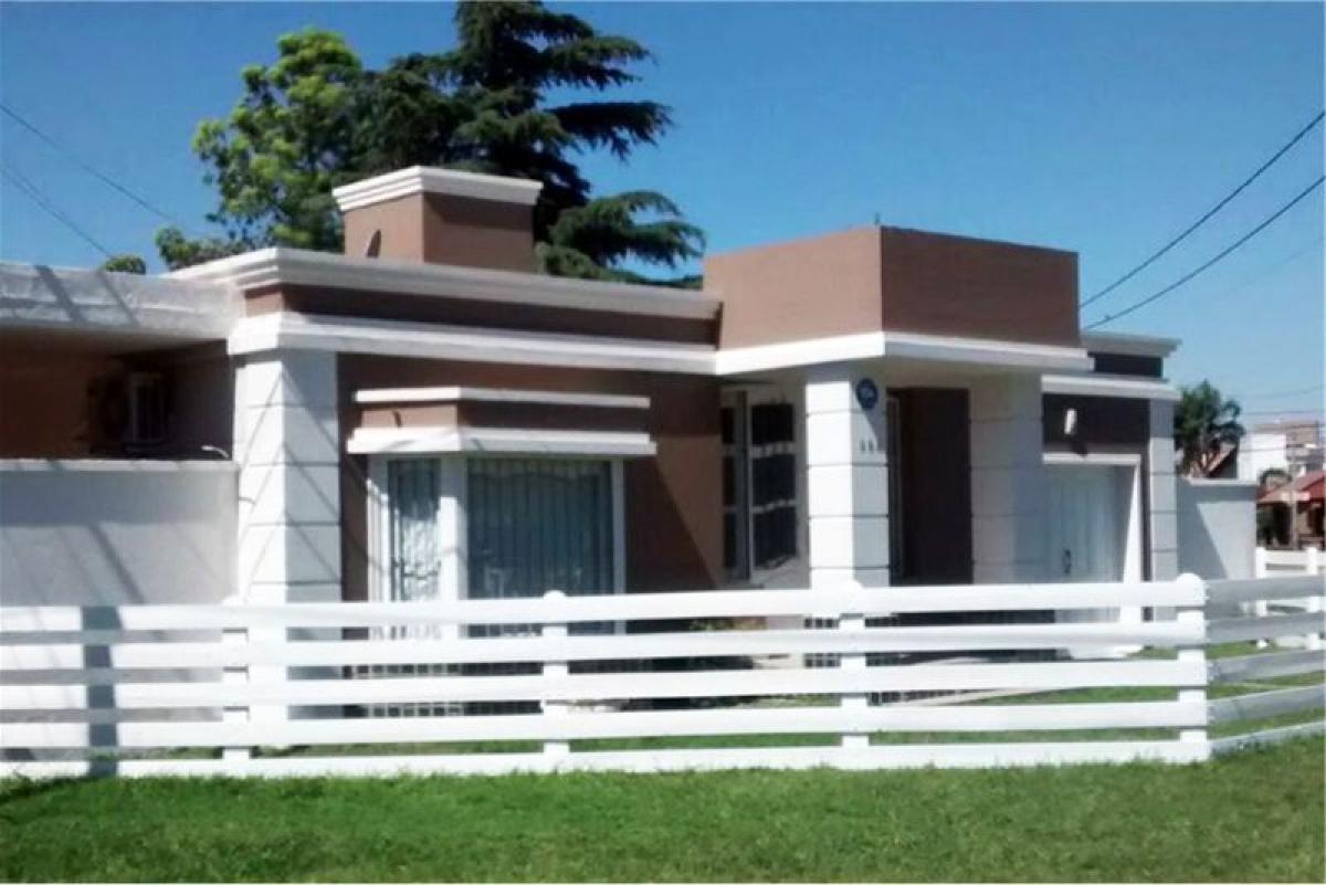 3 bedrooms House in Cordoba, Argentina No. 53328