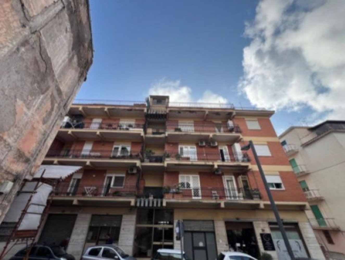 4 rooms Apartment in Genzano di Roma, Italy No. 100512
