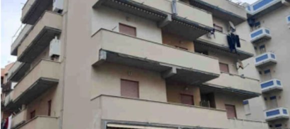 Квартира с 4 комнатами в Неттуно, Италия № 13322 2