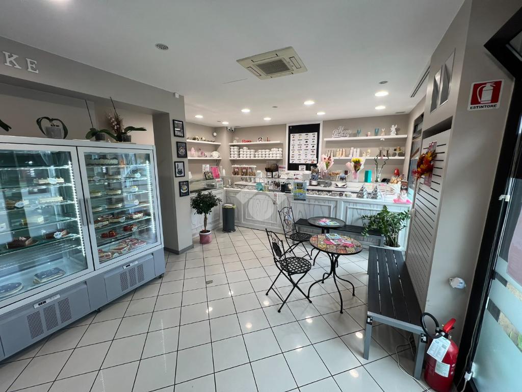 Propriété commerciale à Carpi, Italy 85m² No. 65327