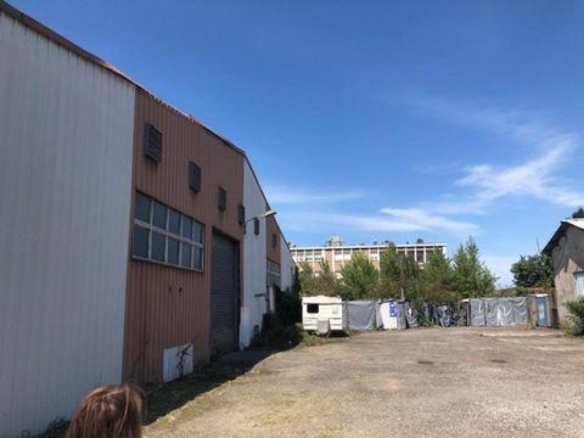 1200m² Office in Tarbes, France No. 19928