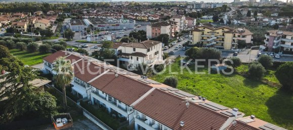 3 bedrooms Apartment in Follonica, Italy No. 125621 4