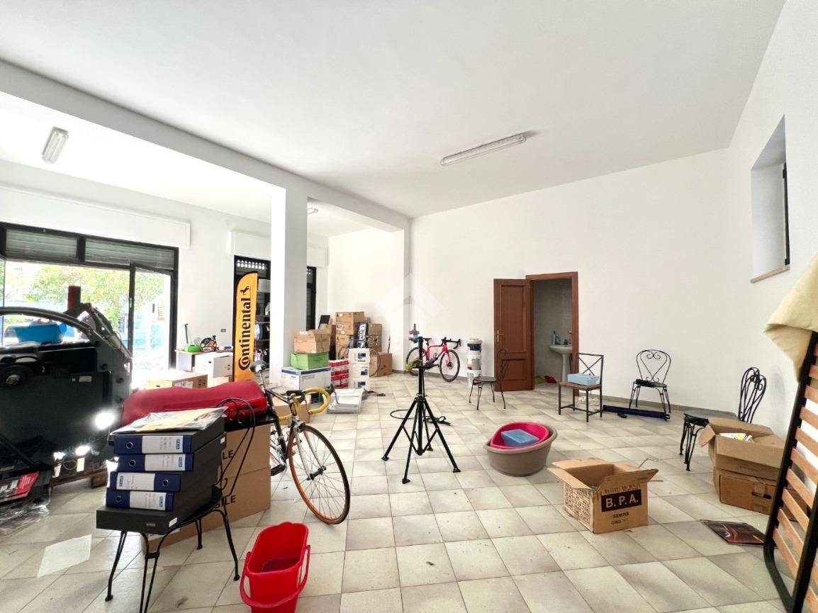 85m² Garage in Ceglie Messapica, Italy No. 76338