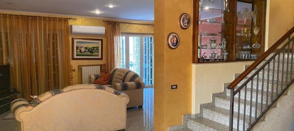 7 rooms Villa in Mendicino, Italy No. 111619 5