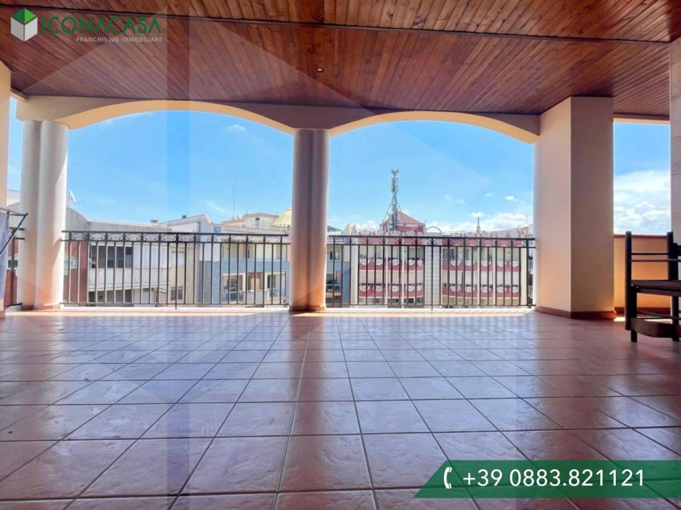 Apartamento de 4 habitaciónes en Andria, Italy No. 29464