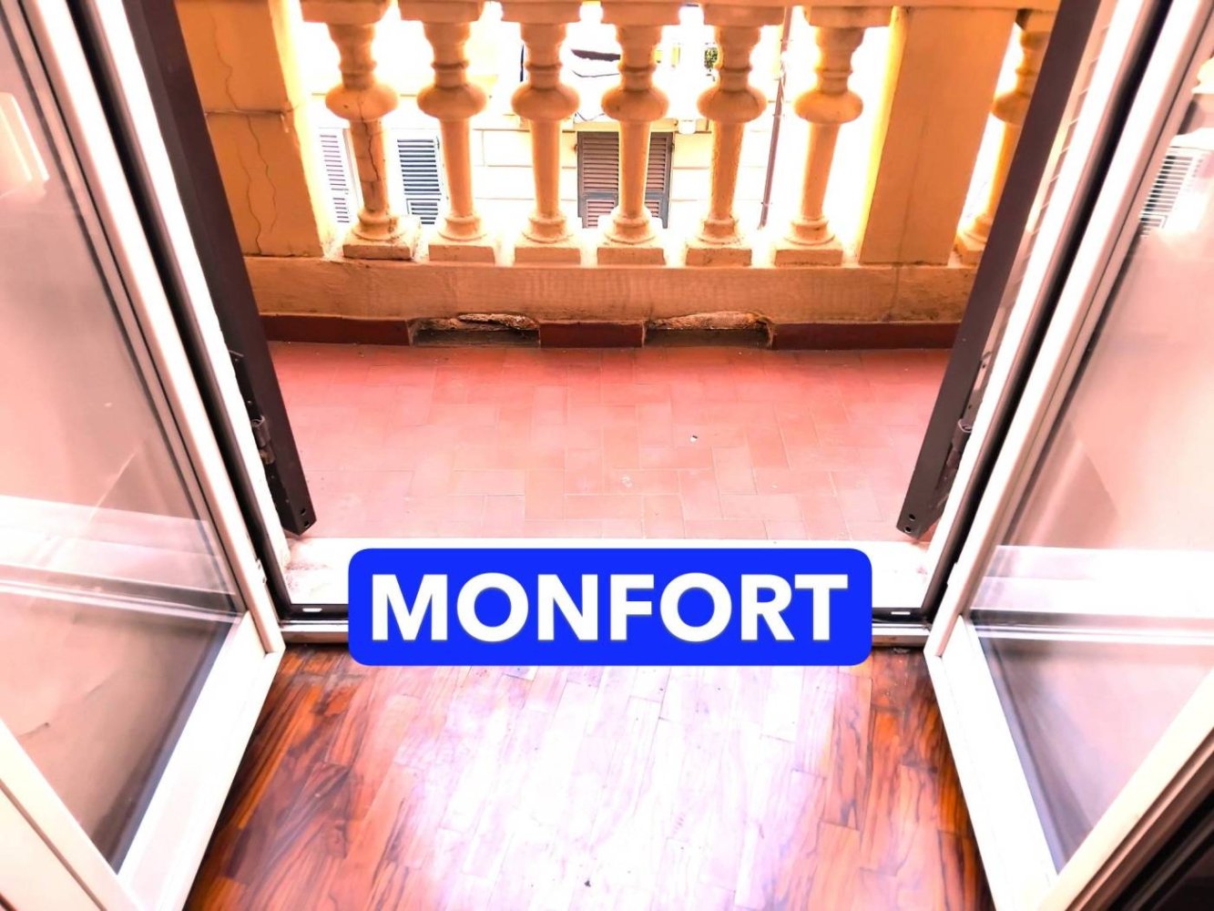 5 rooms Apartment in Genoa, Italy No. 401572