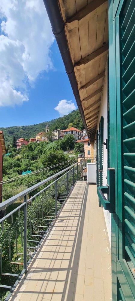 3 rooms Apartment in Davagna, Italy No. 279426
