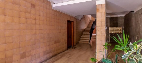 Квартира с 2 комнатами в Рим, Италия № 2041 8