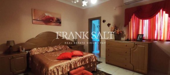 Maisonette de 3 dormitorios en Bormla, Malta No. 2480 4