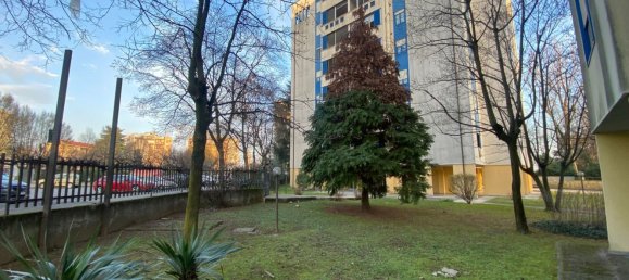 Apartamento de 4 habitaciónes en Pioltello, Italy No. 318545 2