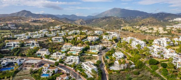 Вилла с 4 спальнями в Малага, Испания № 23990 34