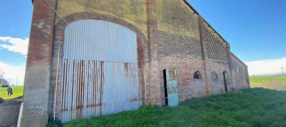 13 rooms House in Argenta, Italy No. 33139 9