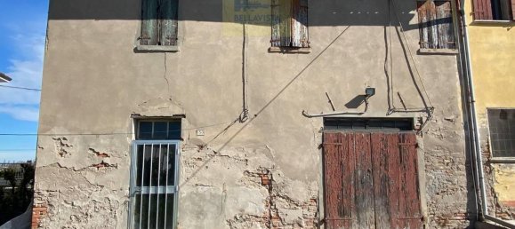 13 rooms House in Argenta, Italy No. 33139 5