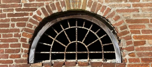 13 rooms House in Argenta, Italy No. 33139 16