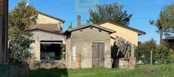 13 rooms House in Argenta, Italy No. 33139 17