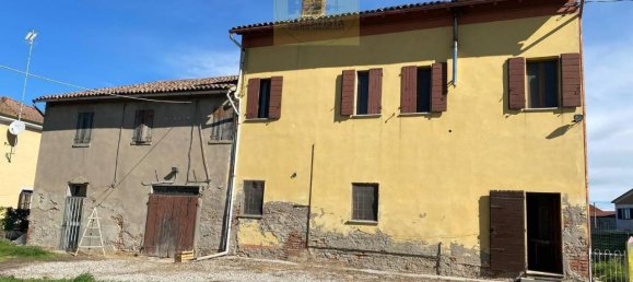 13 rooms House in Argenta, Italy No. 33139 2