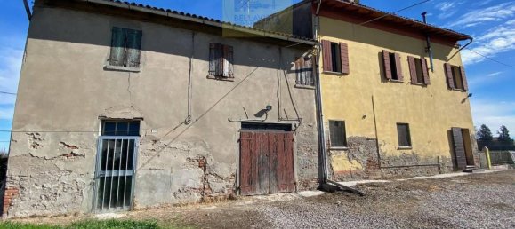 13 rooms House in Argenta, Italy No. 33139 3
