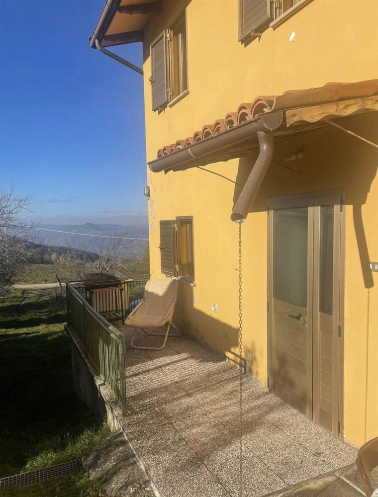 Дом с 5 комнатами в Монтезе, Италия № 217517