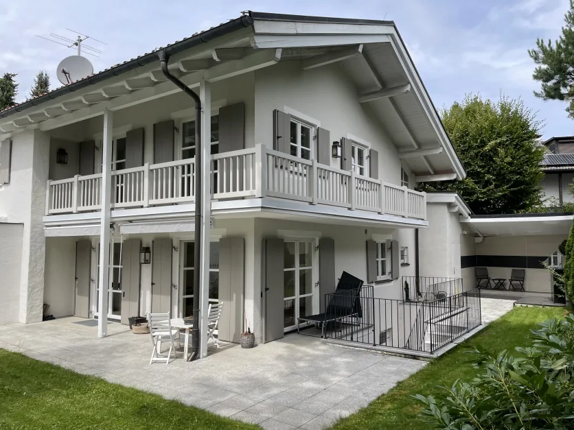 3 bedrooms Townhouse in Munich, Germany No. 124629