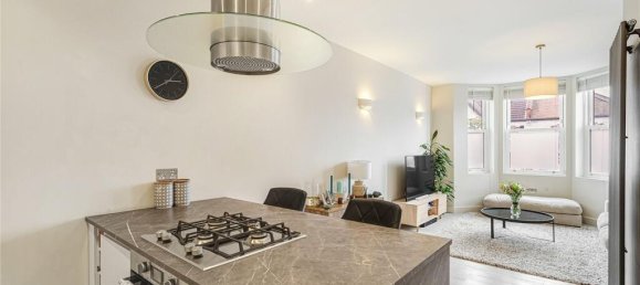 2 bedrooms Apartment in London, United Kingdom No. 12937 9