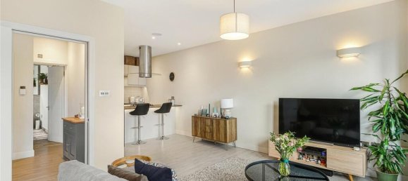 2 bedrooms Apartment in London, United Kingdom No. 12937 2