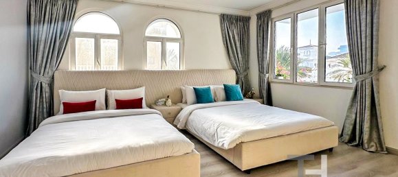 Villa de 4 dormitorios en Palm Jumeirah, UAE No. 95692 12