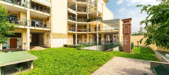 1 bedroom Apartment in Turin, Italy No. 12613 8