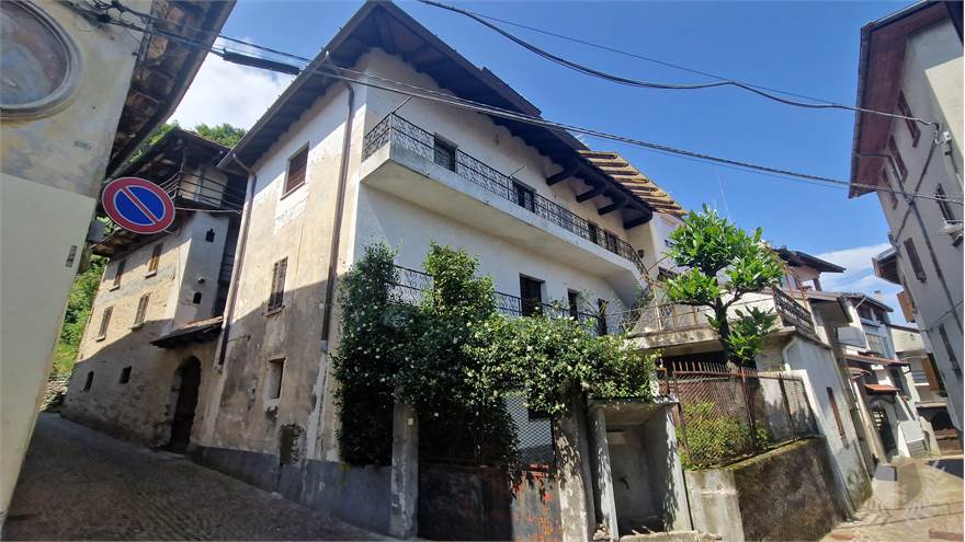 4 Schlafzimmer Haus in Arola, Italy, Nr. 117378