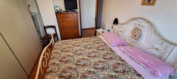 4-salle Appartement à Montecatini Terme, Italy No. 77968 13