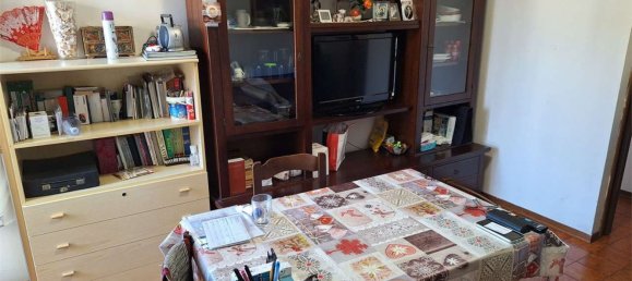 4-salle Appartement à Montecatini Terme, Italy No. 77968 5