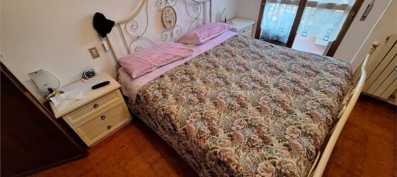 4-salle Appartement à Montecatini Terme, Italy No. 77968 14