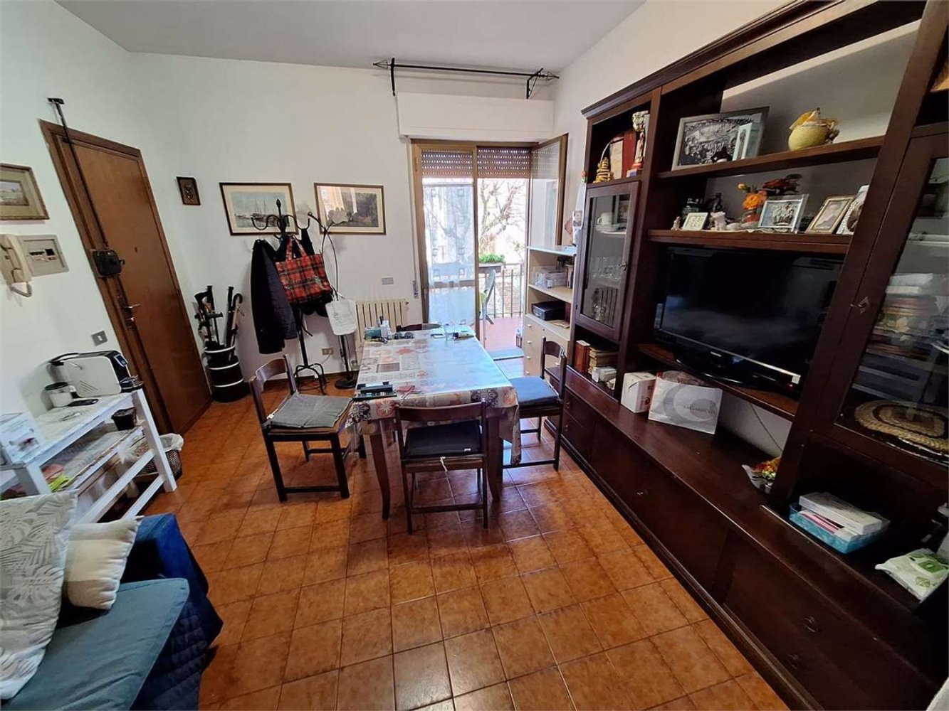 4-salle Appartement à Montecatini Terme, Italy No. 77968