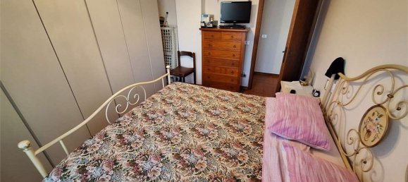 4-salle Appartement à Montecatini Terme, Italy No. 77968 12