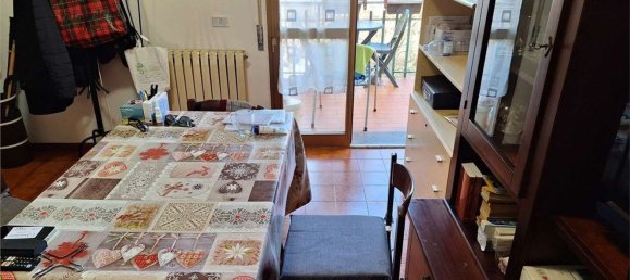 4-salle Appartement à Montecatini Terme, Italy No. 77968 2