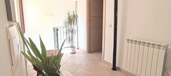 Дом с 6 комнатами в Сорсо, Италия № 168952 37