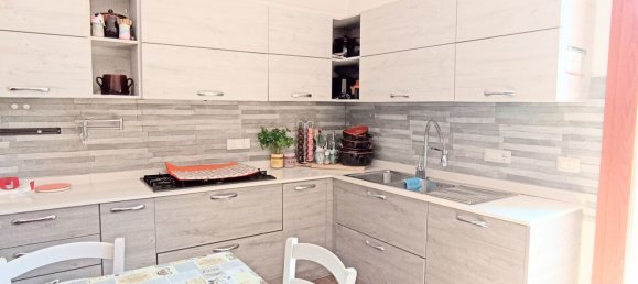 Дом с 6 комнатами в Сорсо, Италия № 168952 21