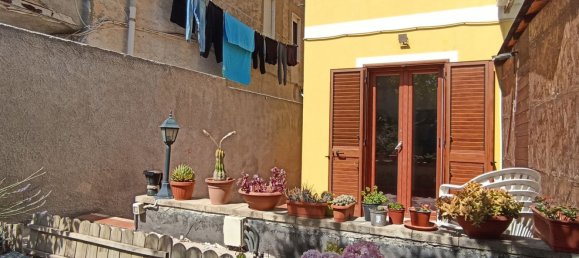 Дом с 6 комнатами в Сорсо, Италия № 168952 2