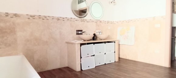 Дом с 6 комнатами в Сорсо, Италия № 168952 9