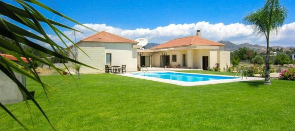 Villa de 4 dormitorios en Limassol, Cyprus No. 12927 2