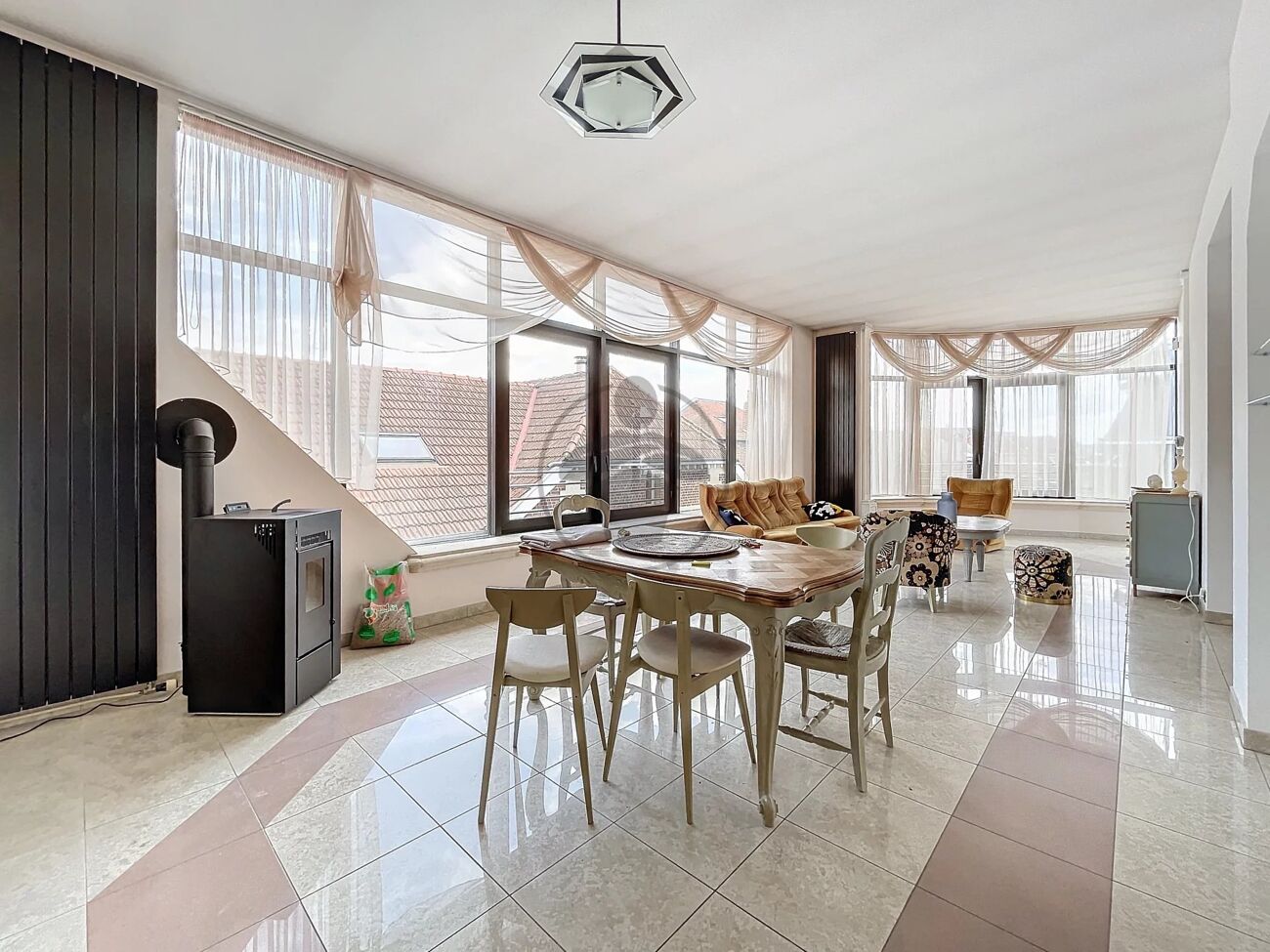 4 bedrooms Duplex in Saint-Quentin, France No. 247996