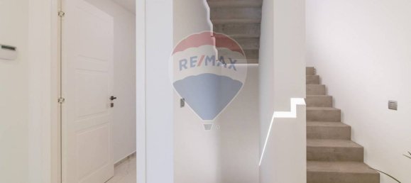 Villa de 4 dormitorios en Mascalucia, Italy No. 357417 14