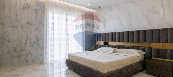 Villa de 4 dormitorios en Mascalucia, Italy No. 357417 16