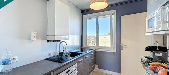 2 bedrooms Apartment in Sens, France No. 40343 3