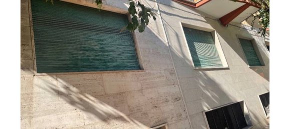 5 rooms Apartment in Taranto, Italy No. 257067 4