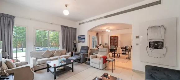 2 bedrooms Warehouse in Jumeirah Village Triangle, UAE No. 105971 2