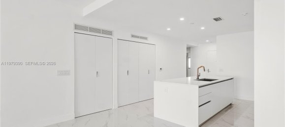 2 chambres propriété commerciale à vendre à Miami, Miami-Dade, Florida, USA № 615443 12