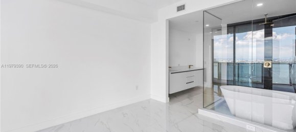 2 chambres propriété commerciale à vendre à Miami, Miami-Dade, Florida, USA № 615443 2