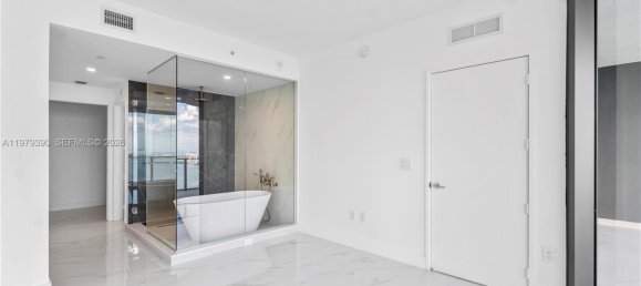 2 chambres propriété commerciale à vendre à Miami, Miami-Dade, Florida, USA № 615443 3