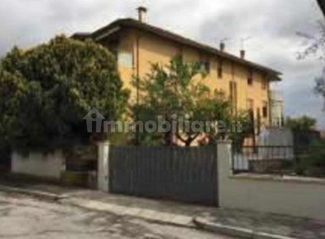 2 bedrooms Apartment in Bassano del Grappa, Italy No. 210303